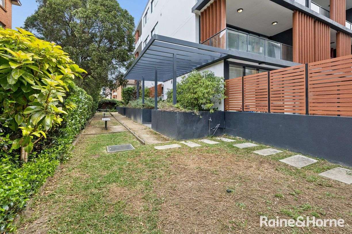 202/52-54 Copeland Steet — photo 22 of 28
