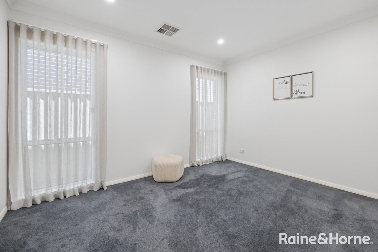 17 Astley Road — photo 23 of 30