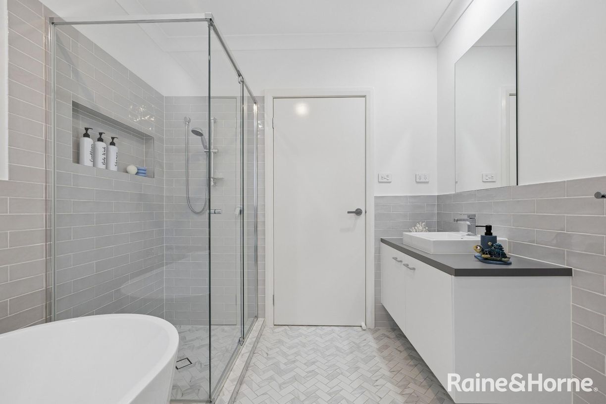 17 Astley Road — photo 20 of 30