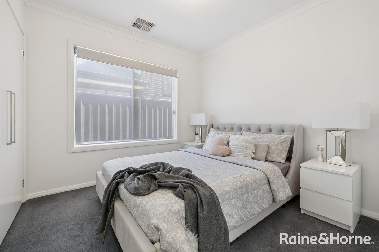 17 Astley Road — photo 25 of 30