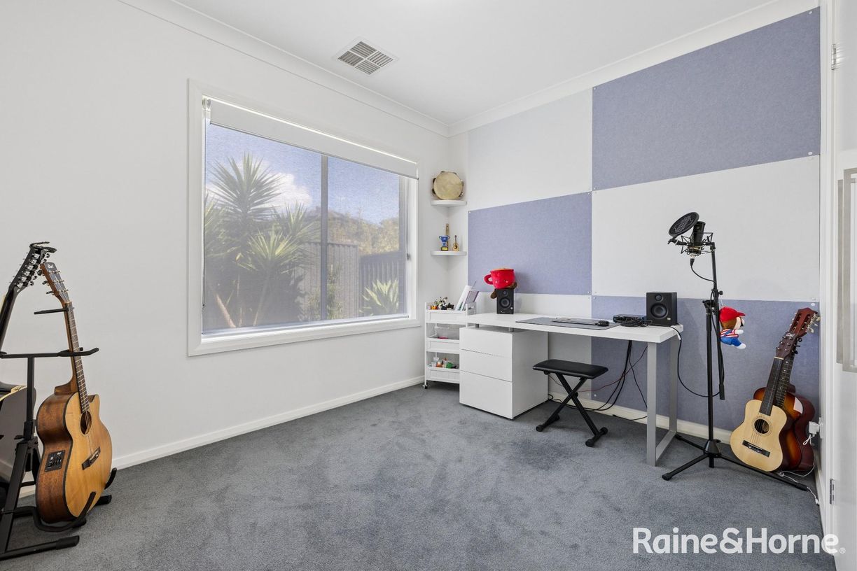 17 Astley Road — photo 21 of 30
