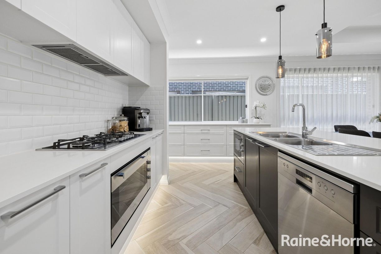 17 Astley Road — photo 10 of 30
