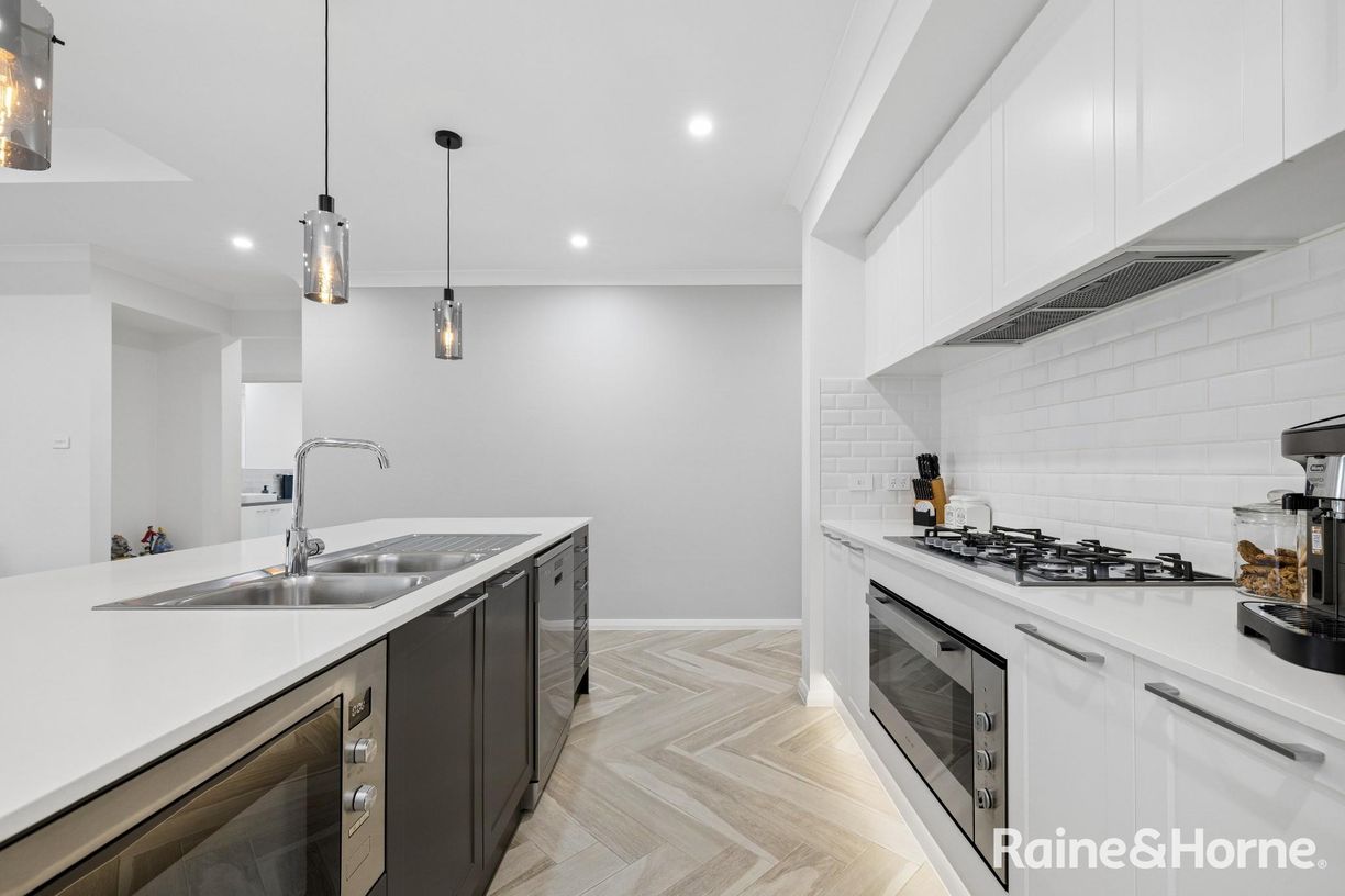 17 Astley Road — photo 14 of 30