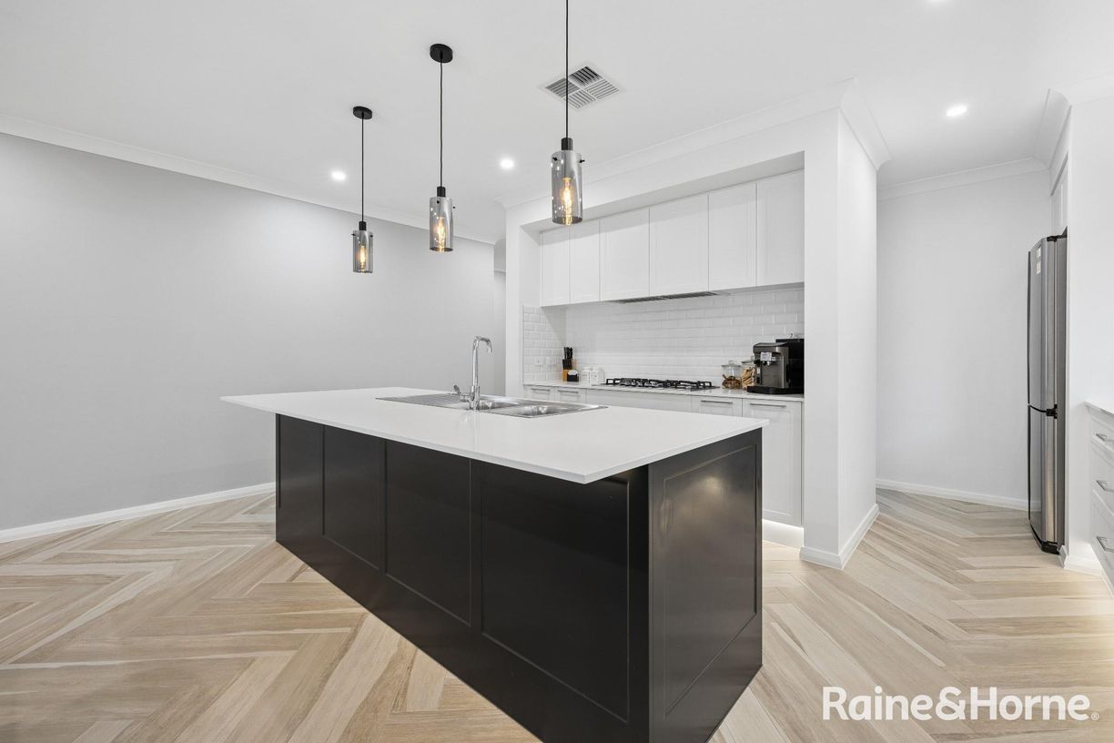 17 Astley Road — photo 12 of 30