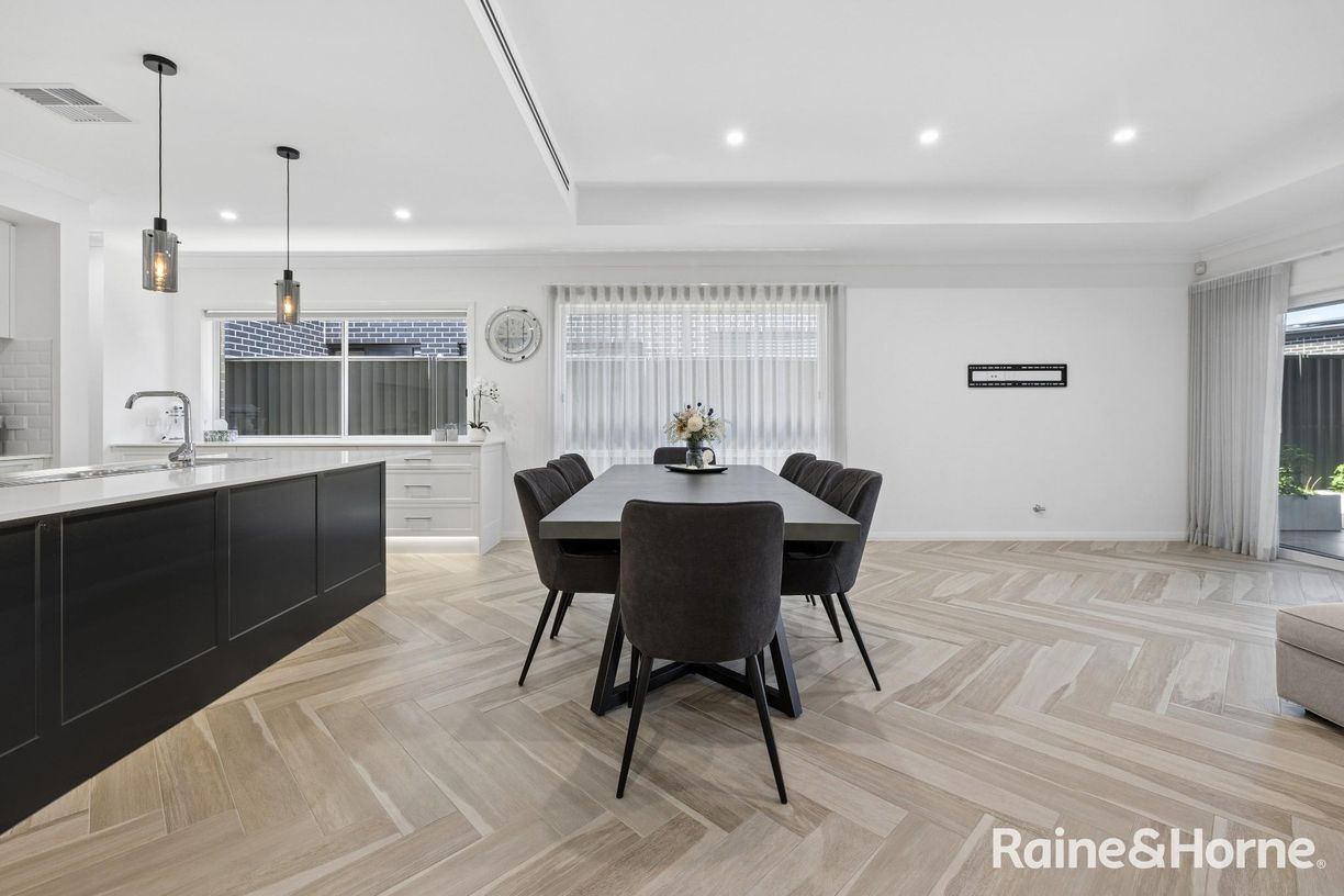 17 Astley Road — photo 7 of 30