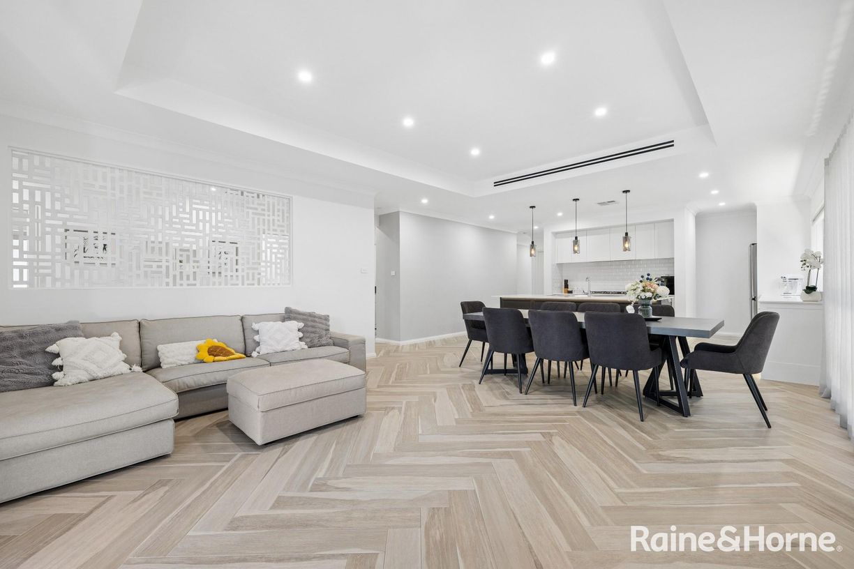 17 Astley Road — photo 4 of 30