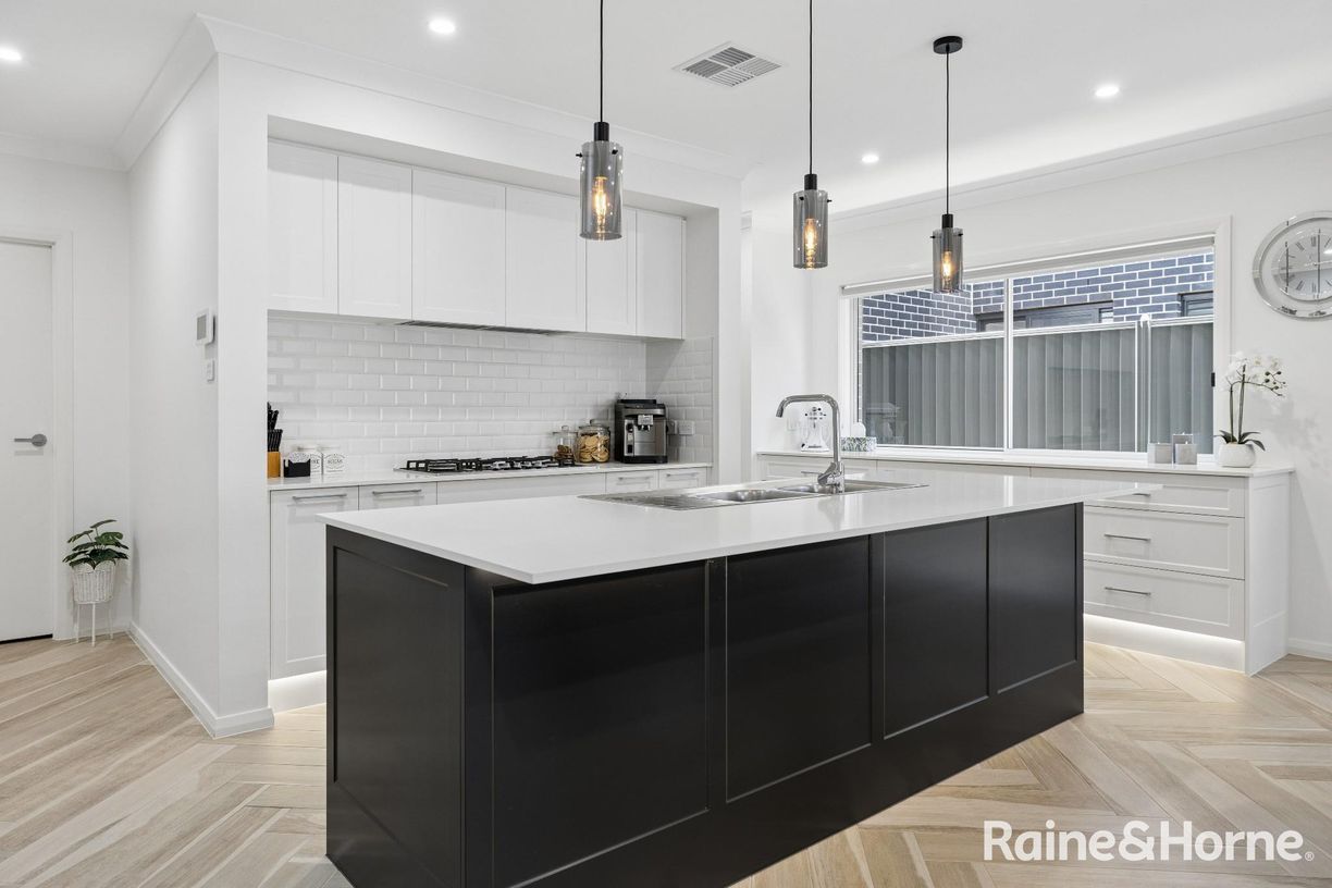 17 Astley Road — photo 9 of 30