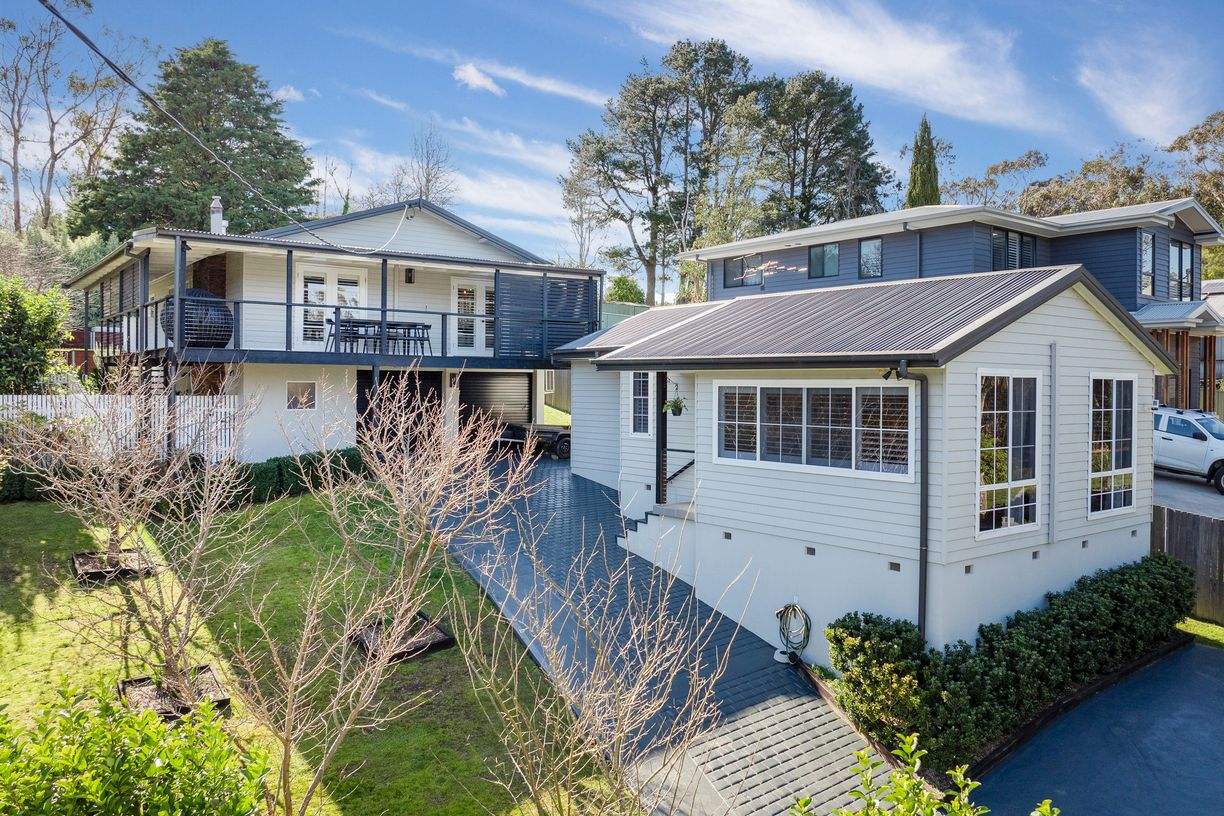 18 Banksia Road — photo from Raine & Horne Wentworth Falls / Leura