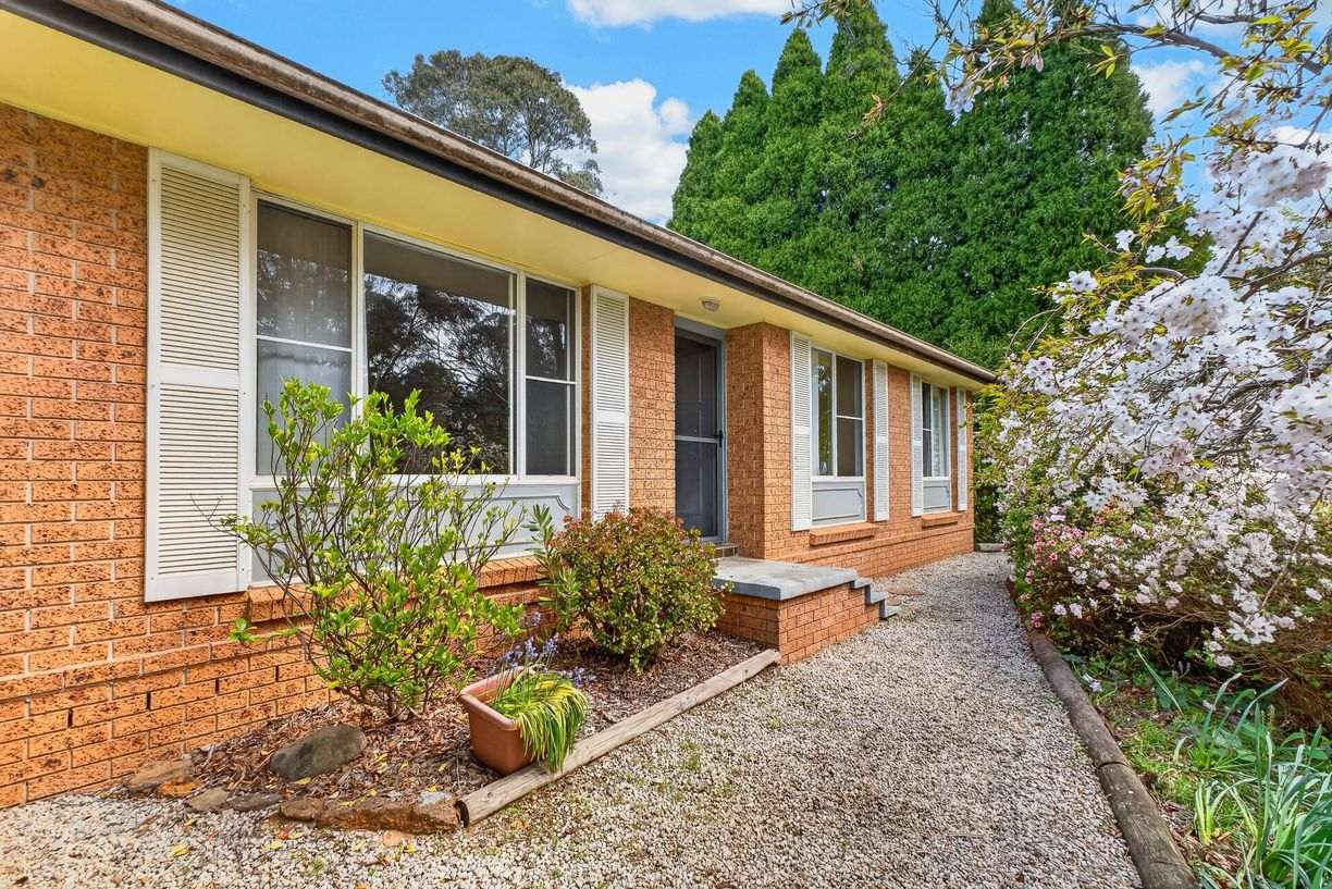 19 Fourth Avenue — photo from Raine & Horne Wentworth Falls / Leura