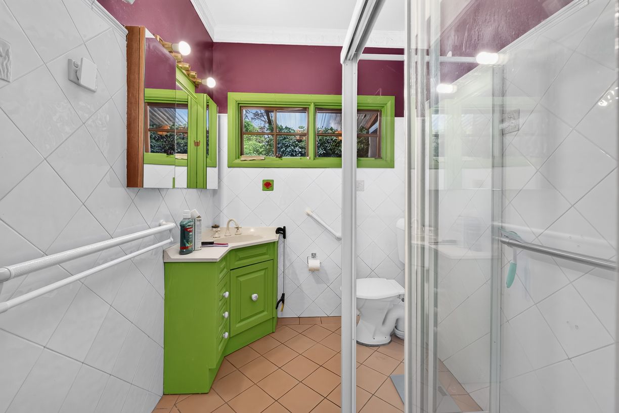 8 Noble Street — photo 4 of 11