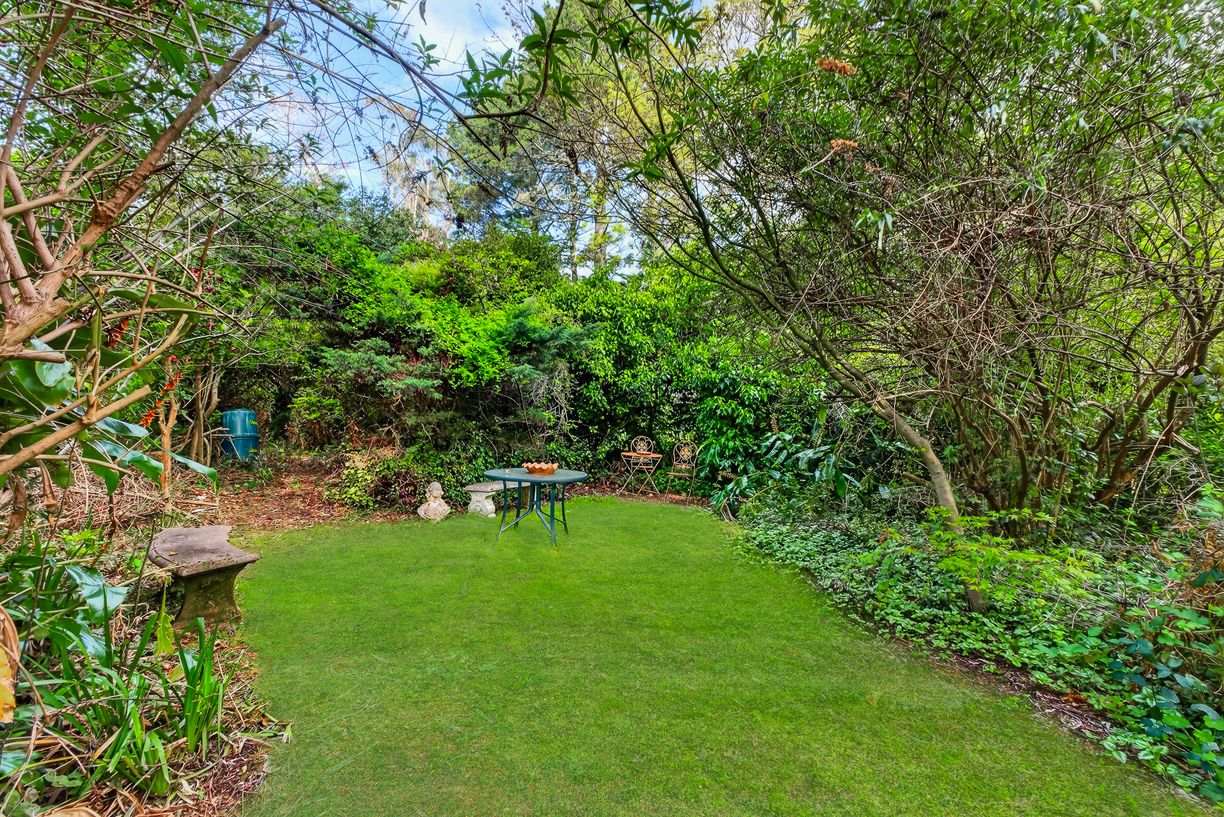 8 Noble Street — photo 9 of 11