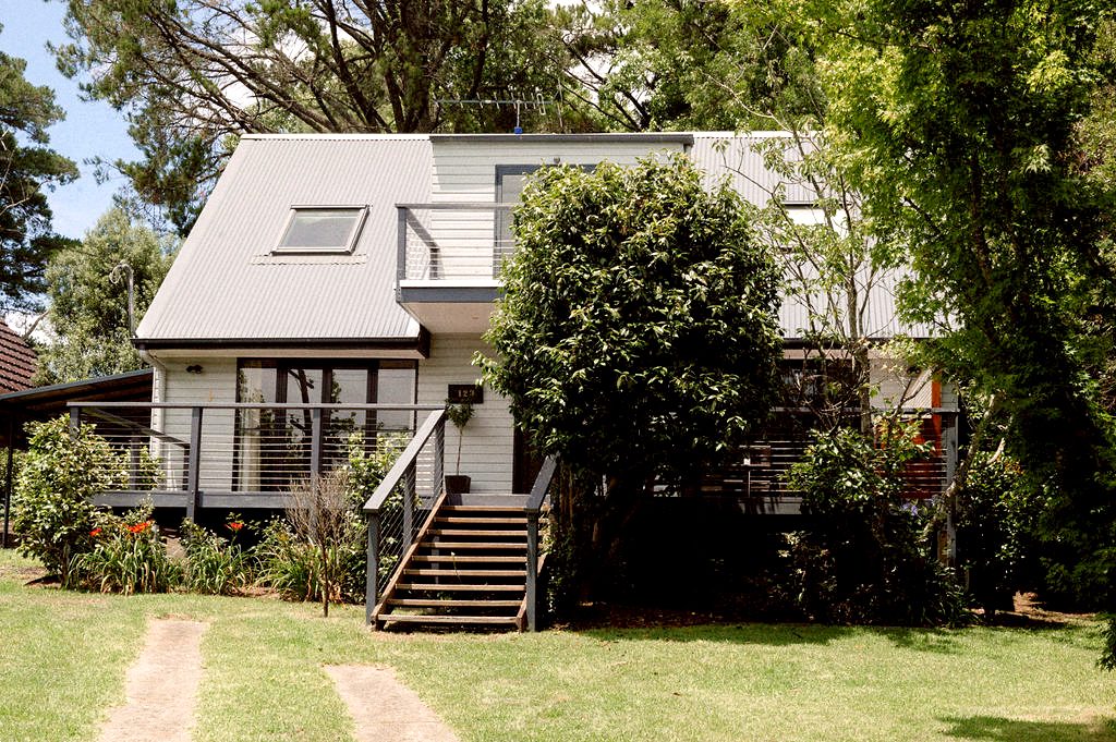 123 Craigend Street — photo from Raine & Horne Wentworth Falls / Leura
