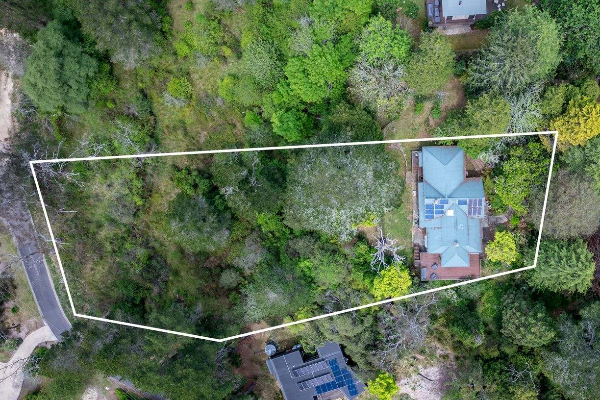7-9 Norwood Street — photo from Raine & Horne Wentworth Falls / Leura