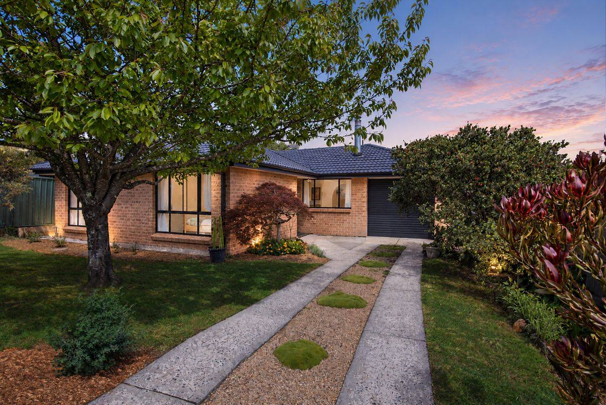 38 Eunoe Street — photo from Raine & Horne Wentworth Falls / Leura