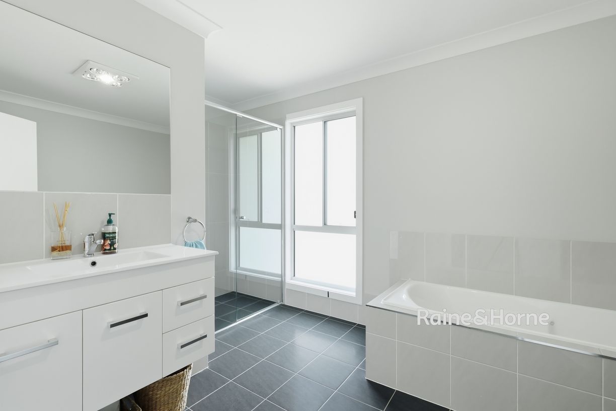 21 Fairview Crescent — photo 8 of 20