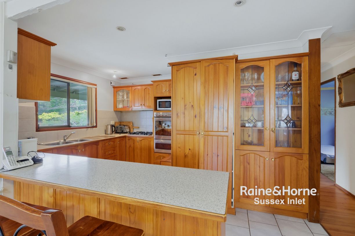 8 Lakeland Avenue — photo 7 of 16