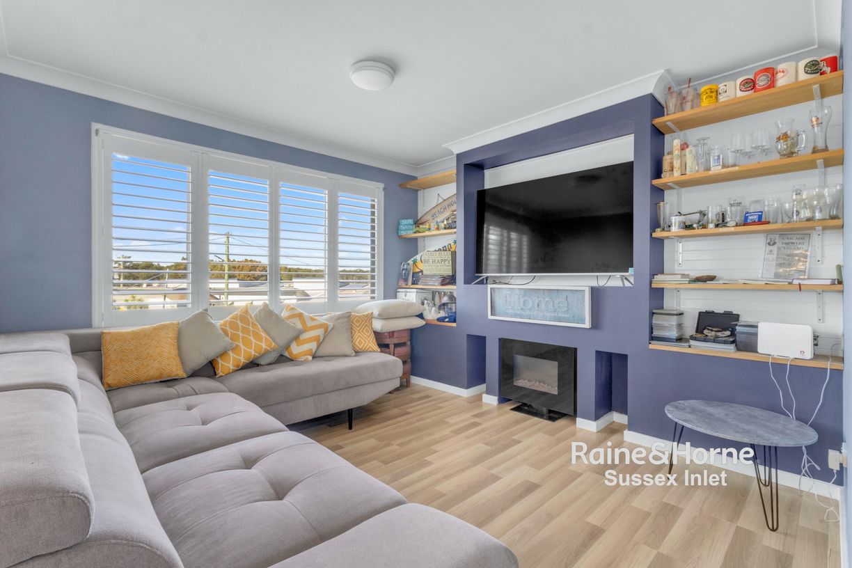 2/58 Iverison Road — photo from Raine & Horne