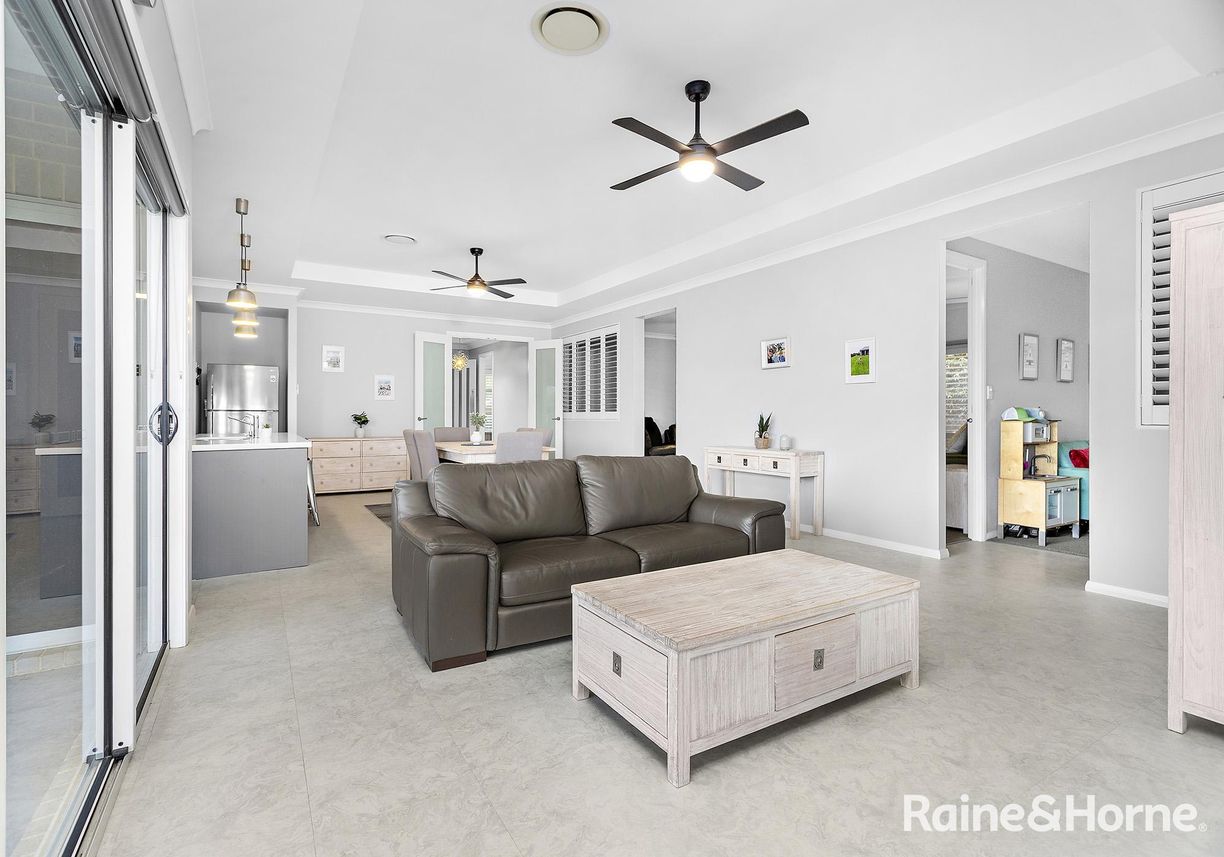 21 St Andrews Way — photo 8 of 23