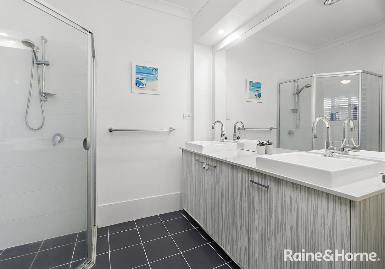 21 St Andrews Way — photo 15 of 23