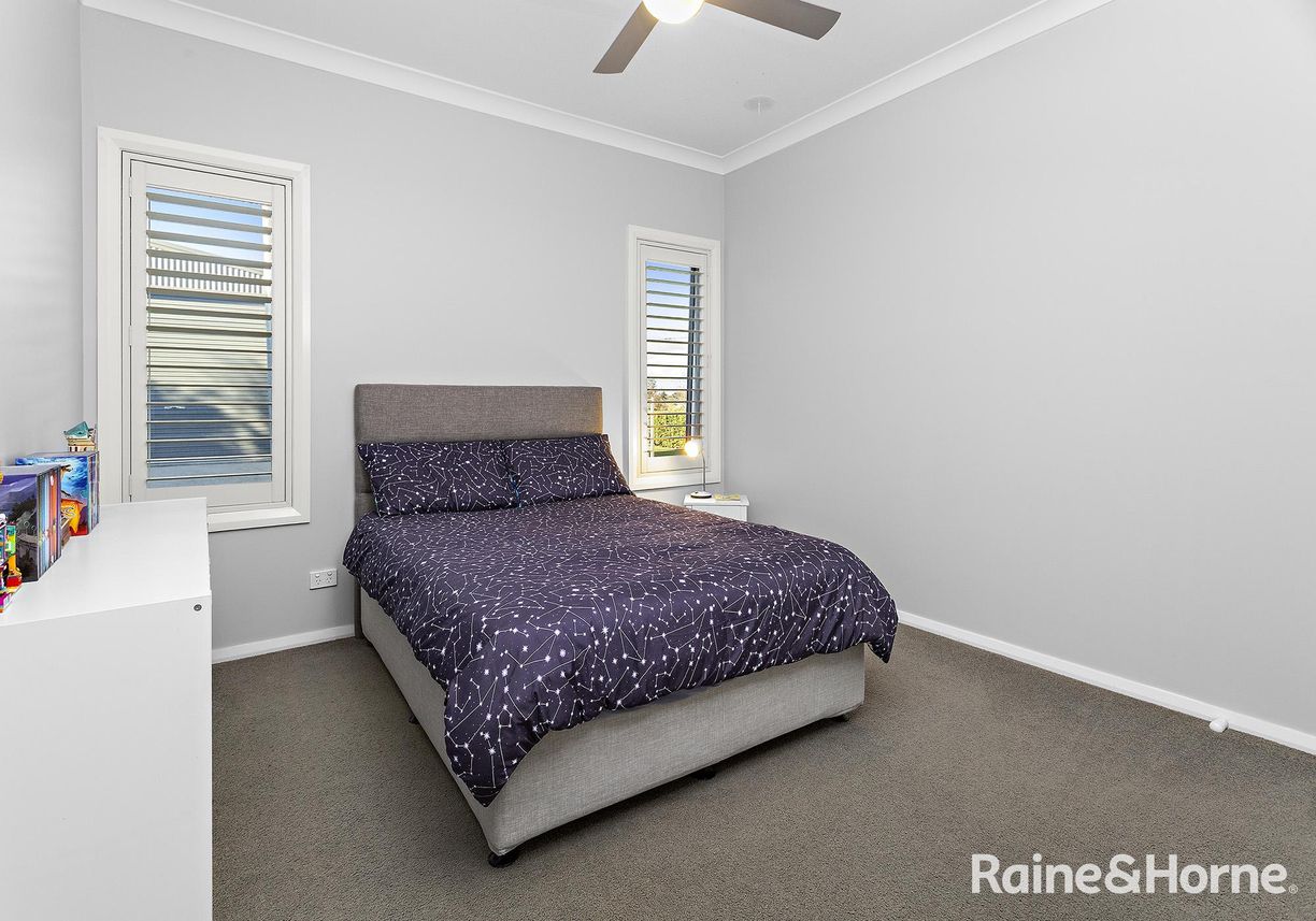 21 St Andrews Way — photo 16 of 23