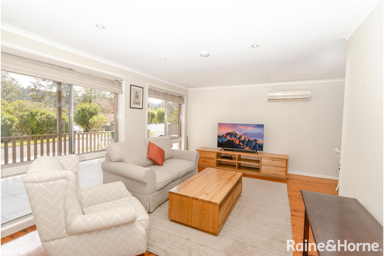 6 Windsor Drive — photo 5 of 18
