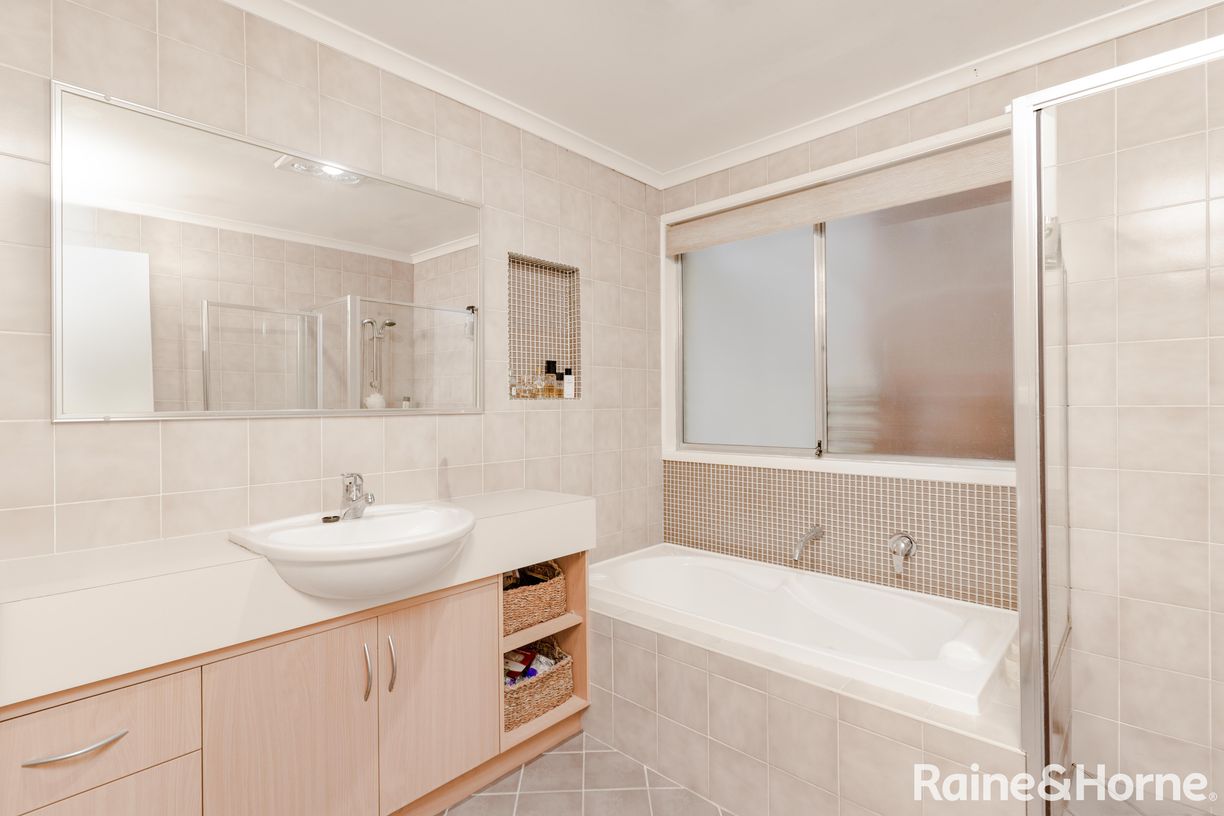 6 Windsor Drive — photo 10 of 18