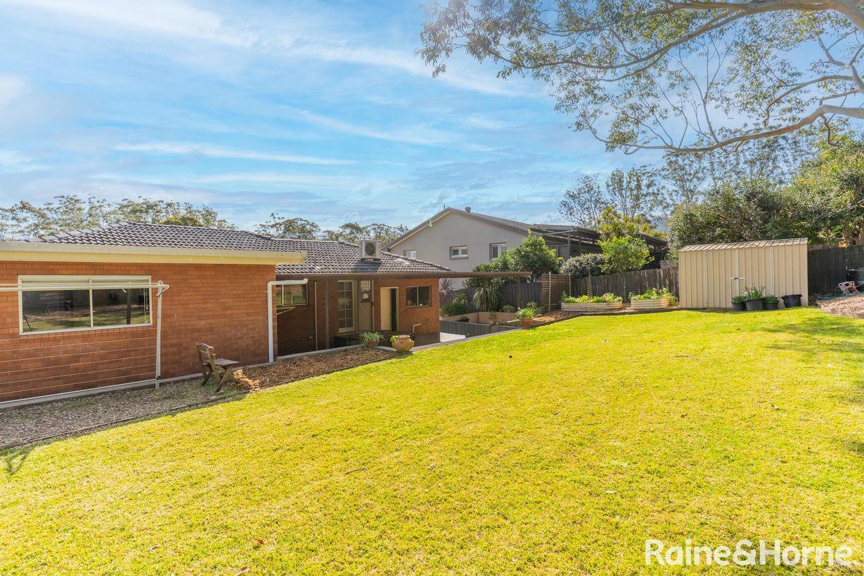 6 Windsor Drive — photo 15 of 18