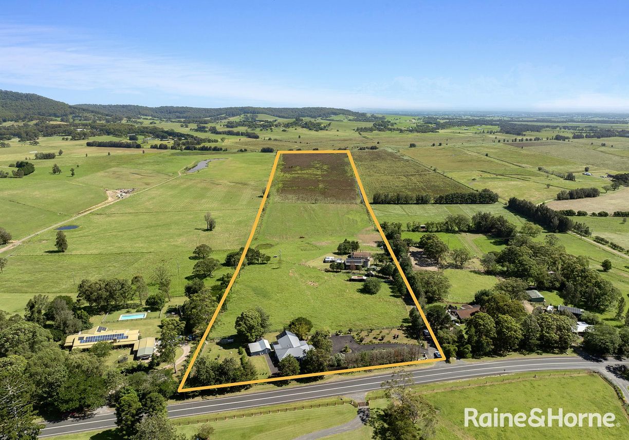 439 Coolangatta Road — photo from Raine & Horne Berry