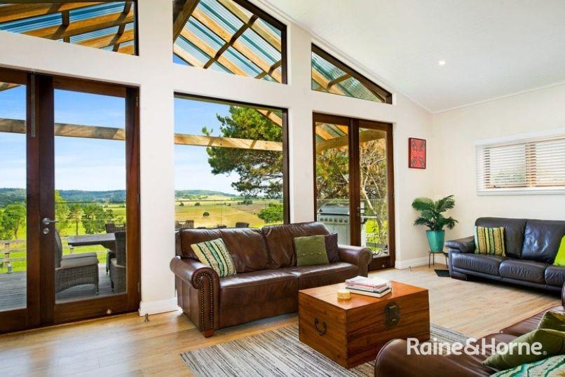 439 Coolangatta Road — photo 6 of 27