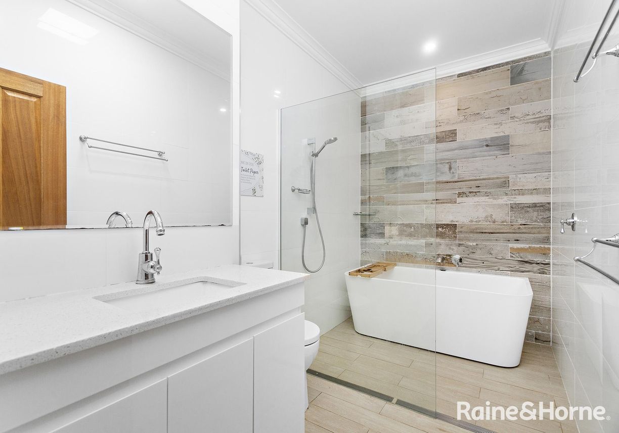 439 Coolangatta Road — photo 8 of 27