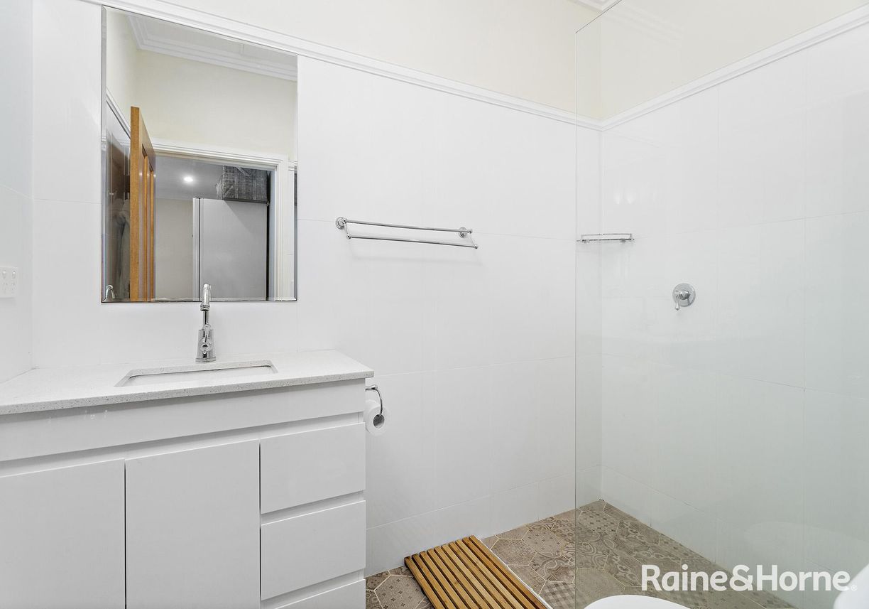 439 Coolangatta Road — photo 10 of 27