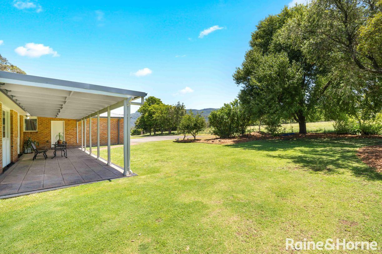 332 Moss Vale Road — photo 10 of 30