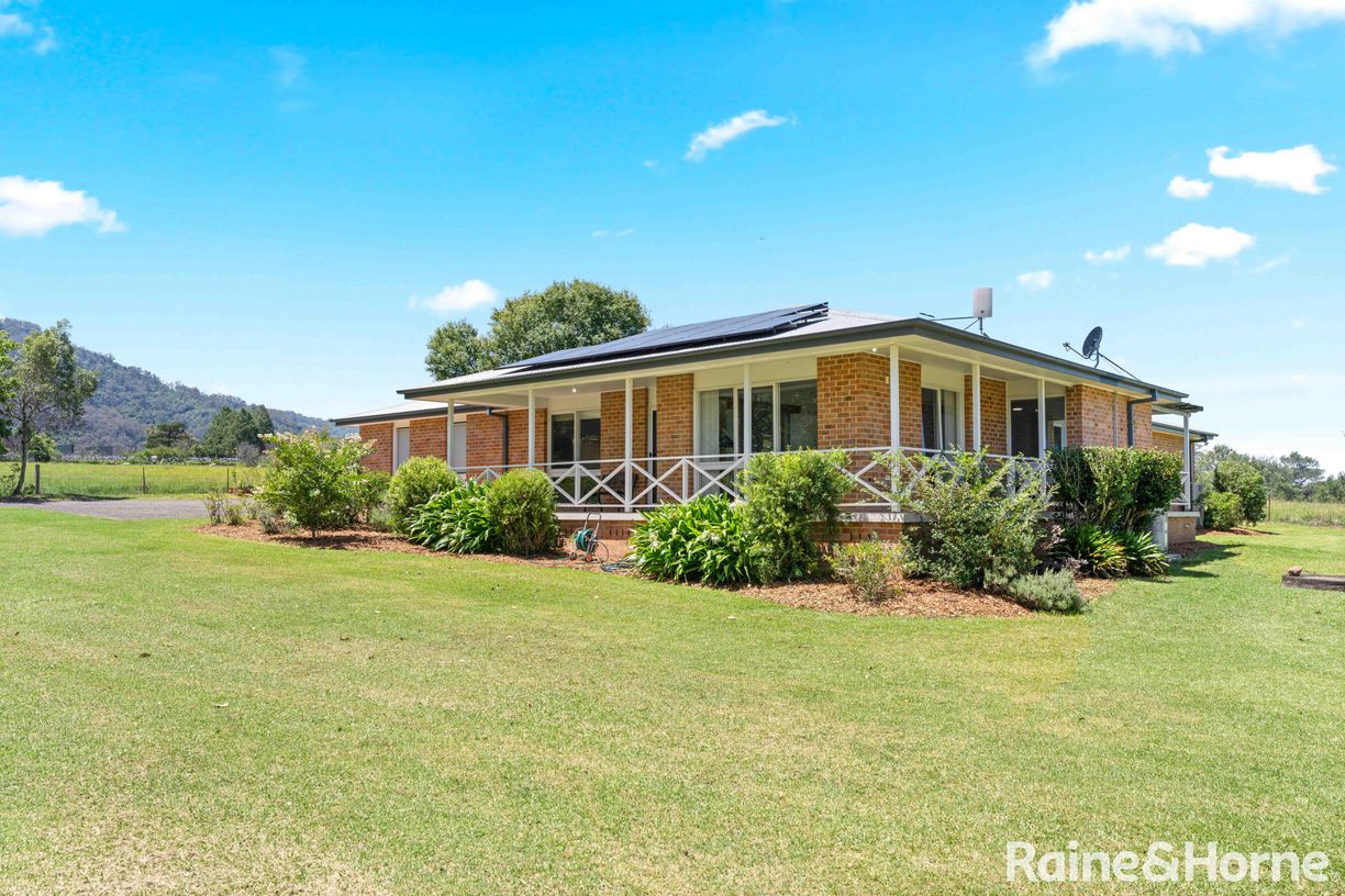 332 Moss Vale Road — photo 5 of 30