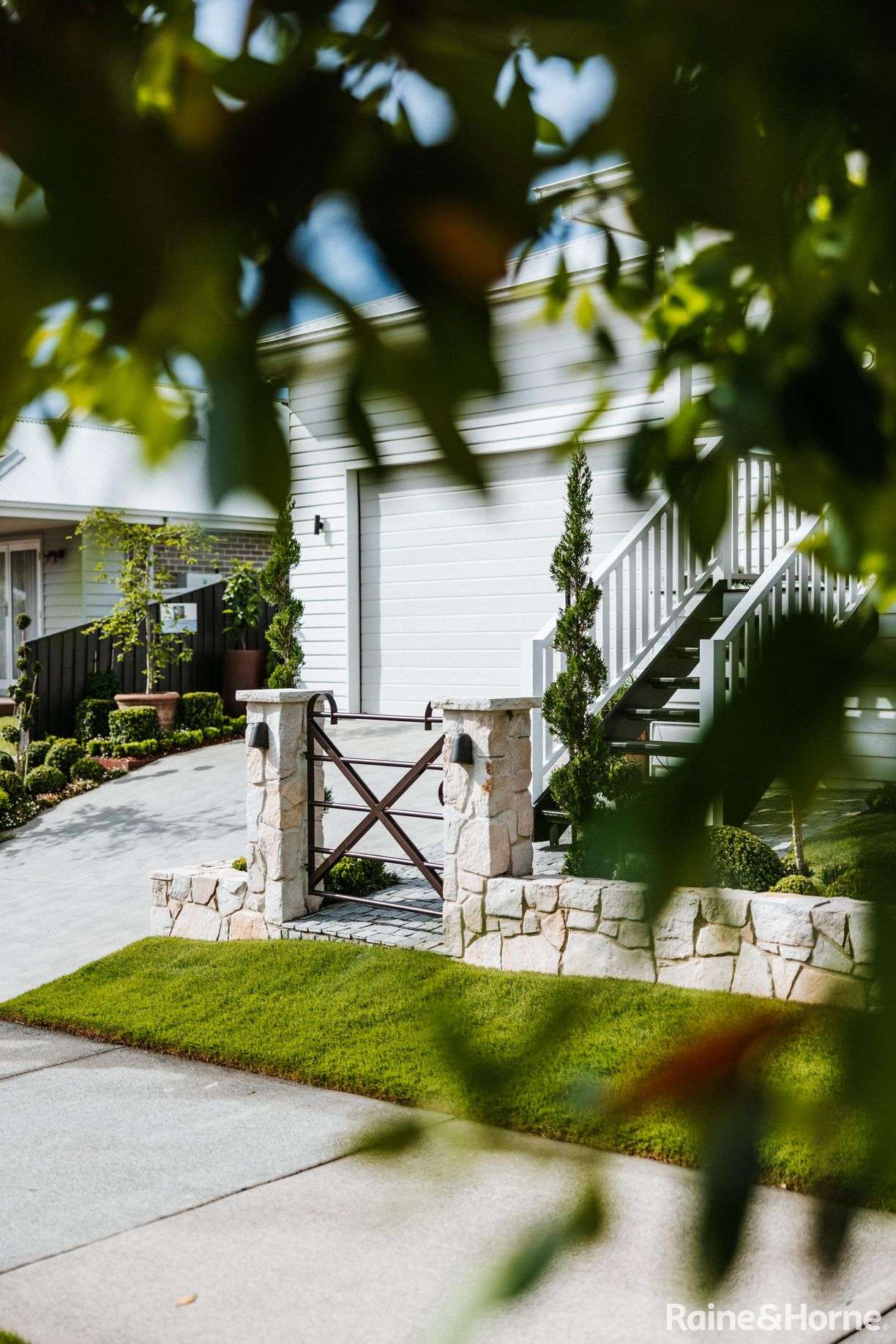90 Parker Crescent — photo 6 of 26