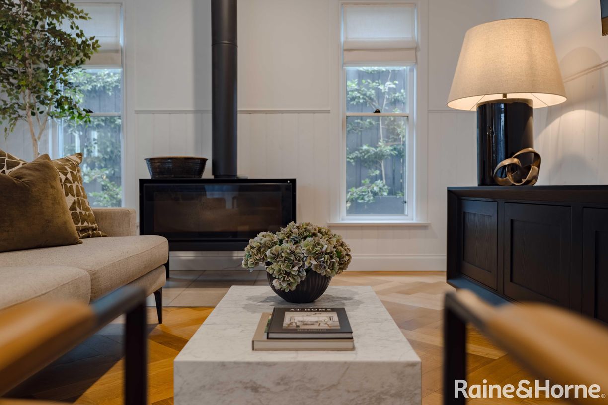 90 Parker Crescent — photo 9 of 26