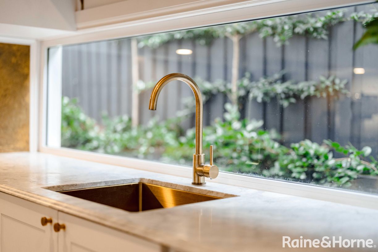 90 Parker Crescent — photo 10 of 26