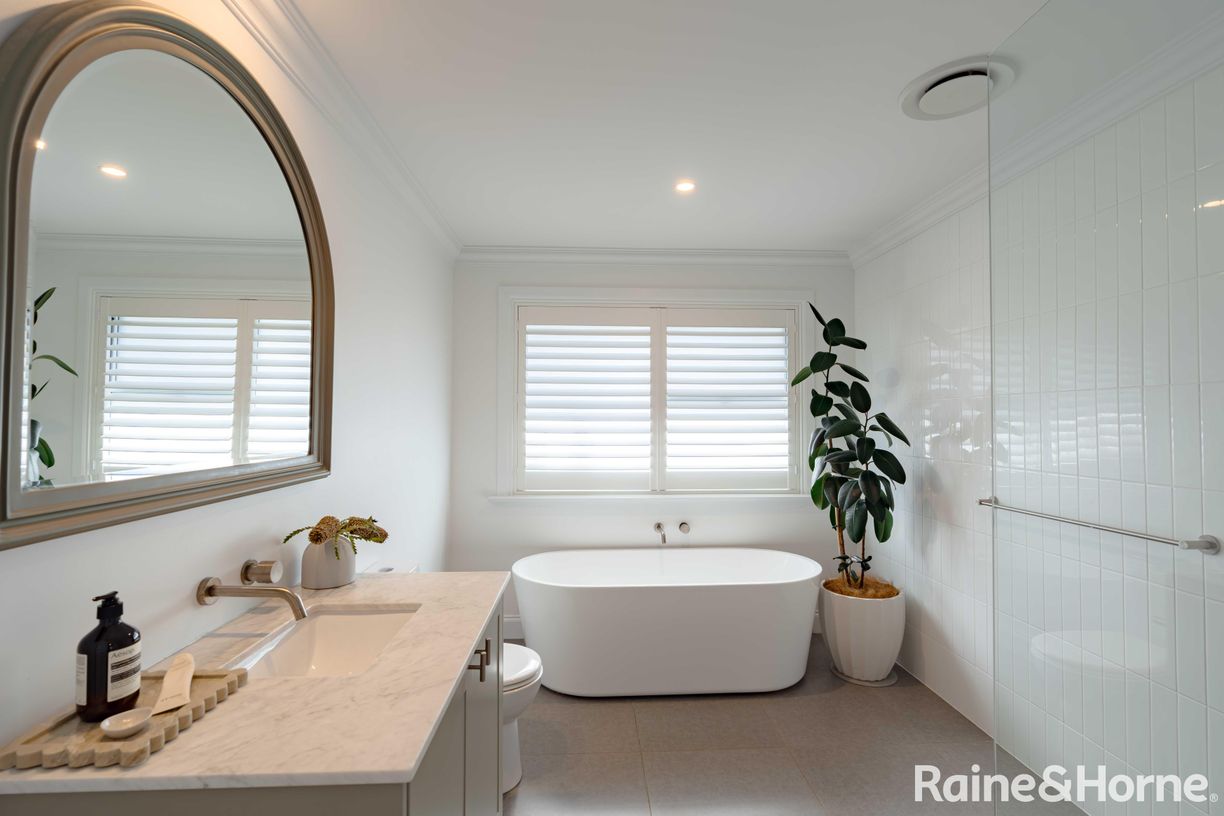 90 Parker Crescent — photo 14 of 26
