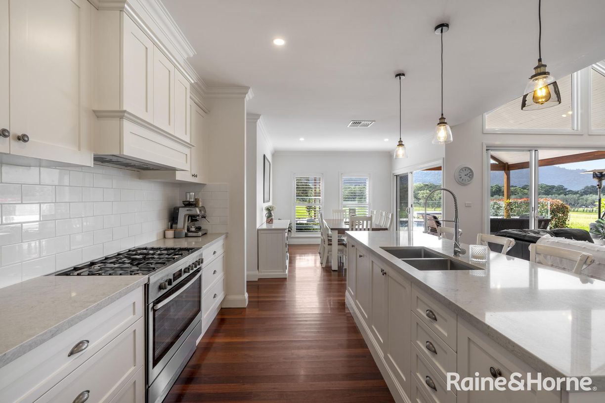 800 Illaroo Road — photo 9 of 22