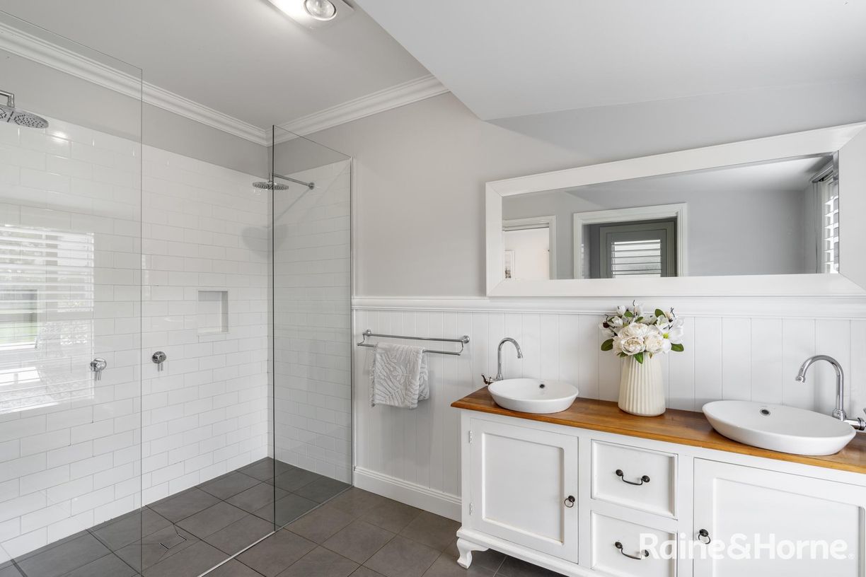 800 Illaroo Road — photo 13 of 22