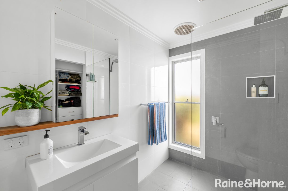 12 Scott Street — photo 8 of 14