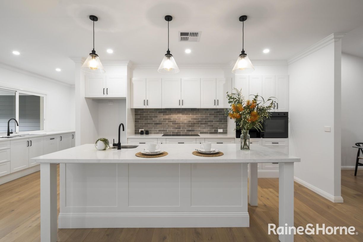 1275 Illaroo Road — photo 8 of 27