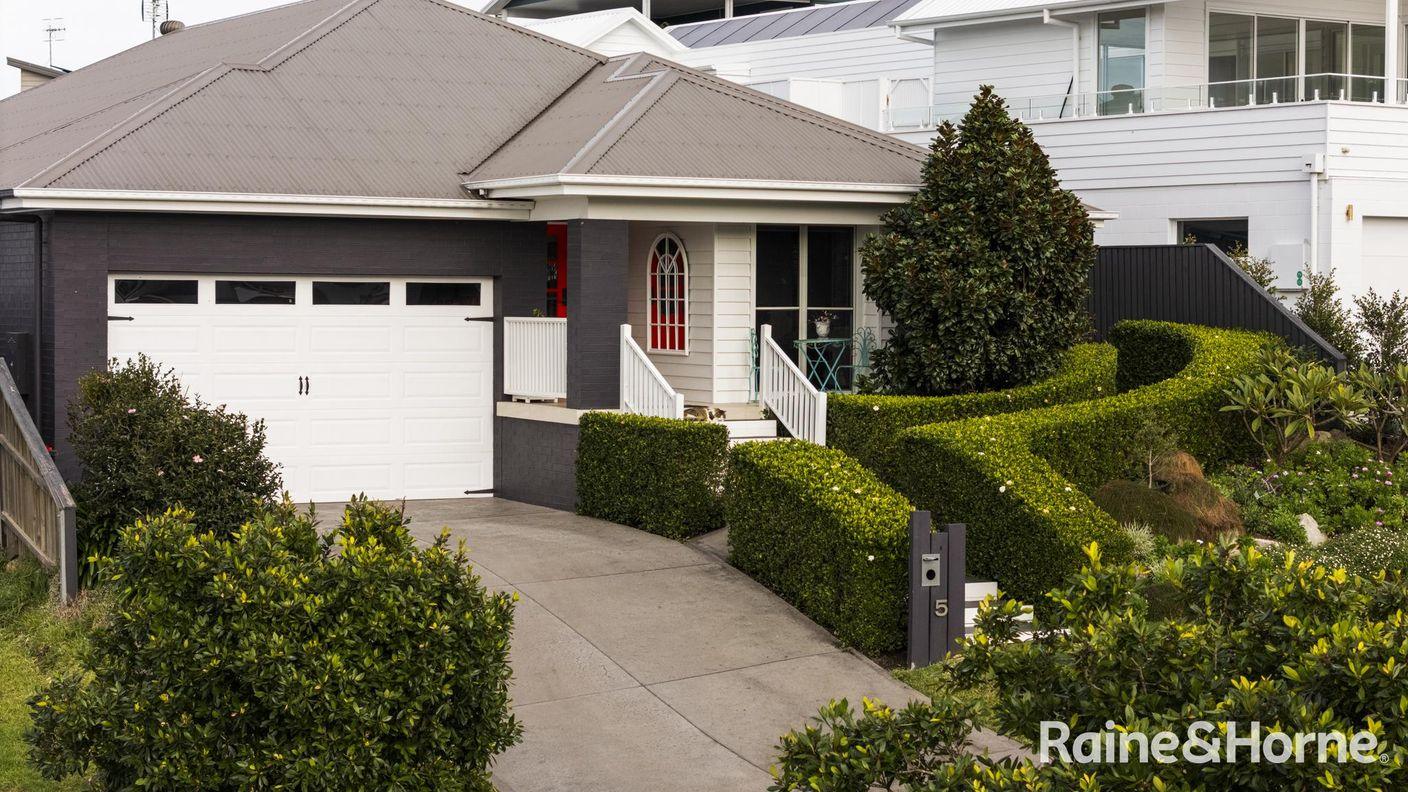 5 Tressider Close — photo from Raine & Horne Berry