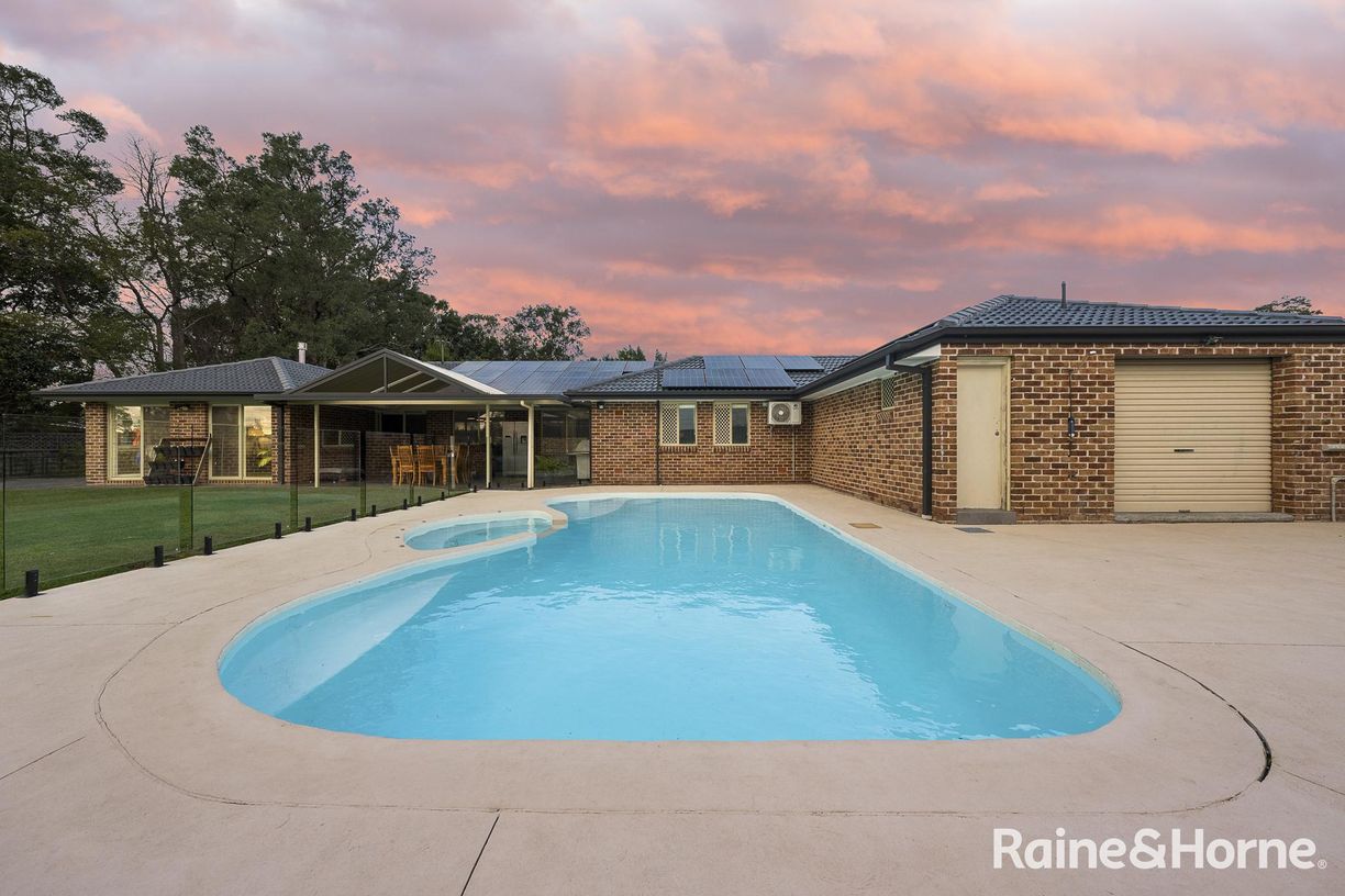 8 Katela Avenue — photo 4 of 17