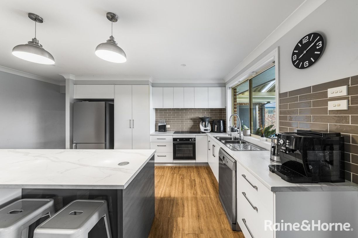 8 Katela Avenue — photo 10 of 17