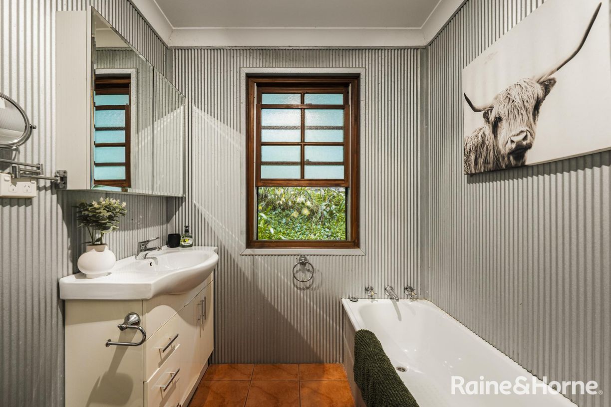 29 Thompsons Road — photo 12 of 29