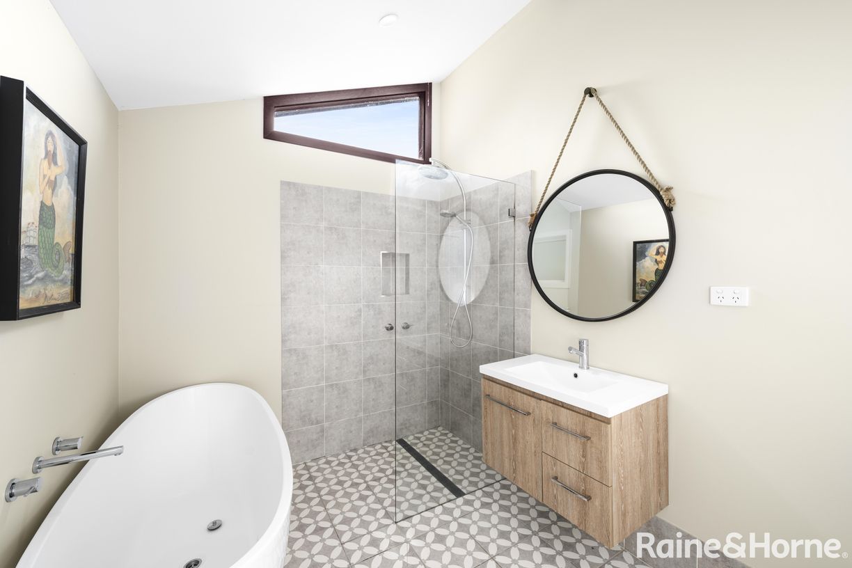 22 Queen Street — photo 23 of 24