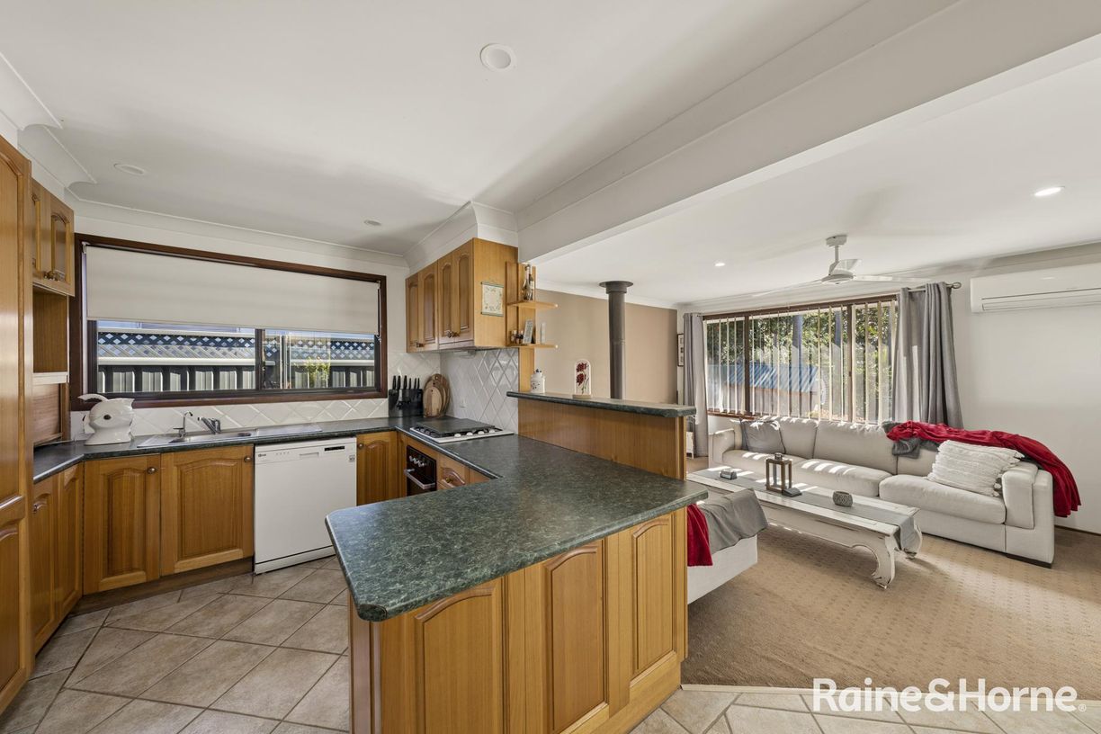 10 Tasman Road — photo 4 of 15