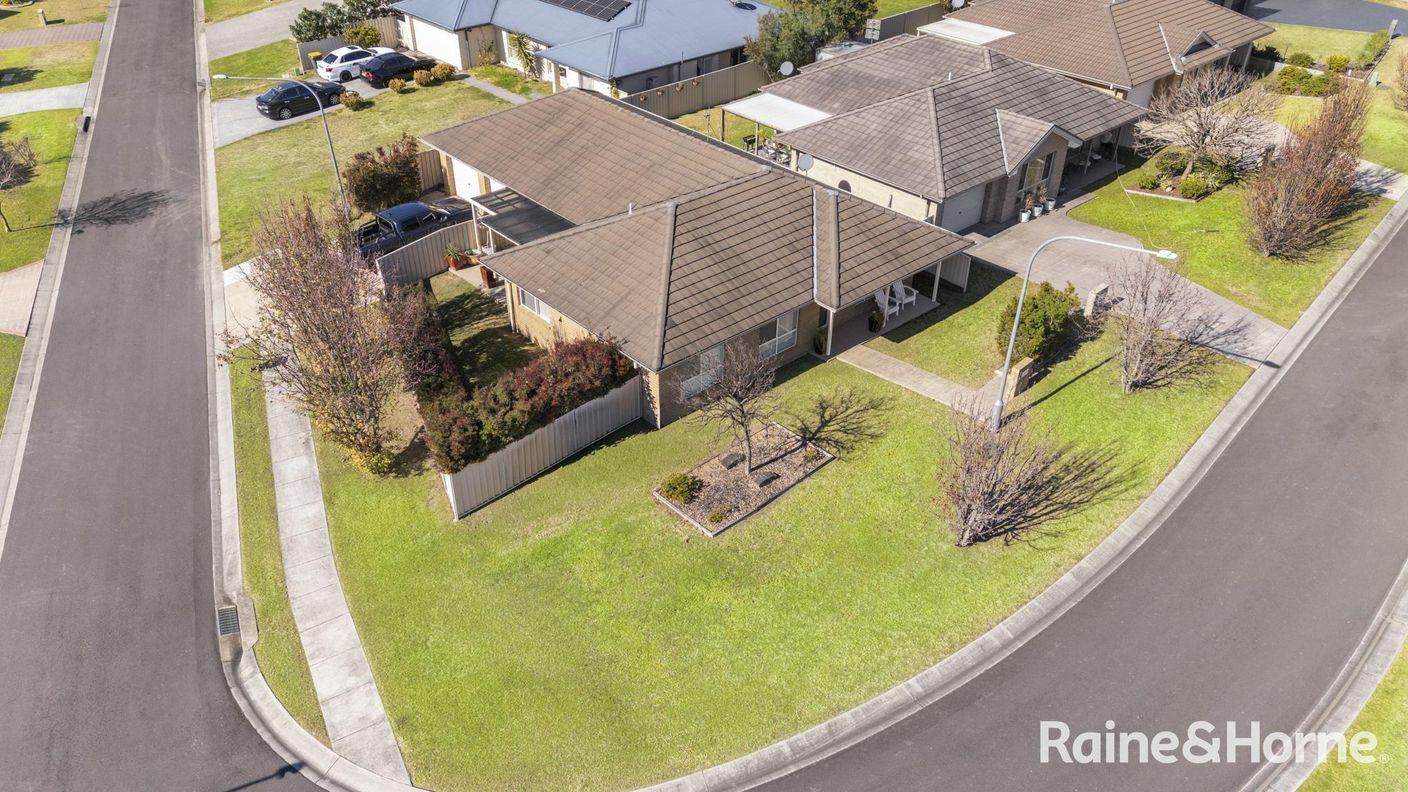 1/1 Palm Lilly Close — photo 10 of 11