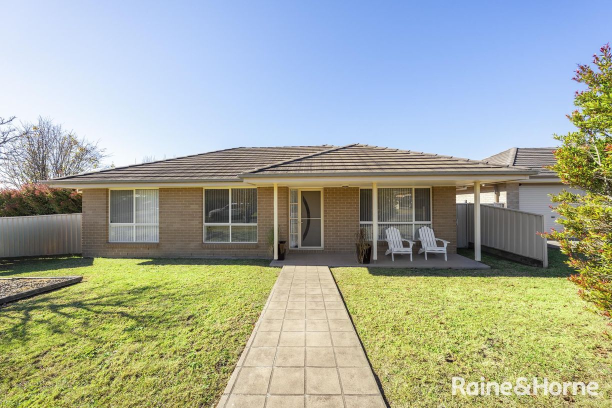 1/1 Palm Lilly Close — photo 2 of 11