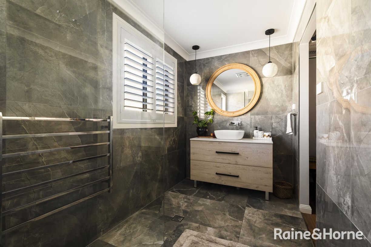 11 Gardenia Crescent — photo 9 of 20
